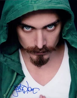 Josh Keaton autograph