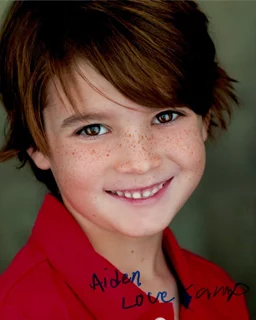 Aiden Lovekamp autograph