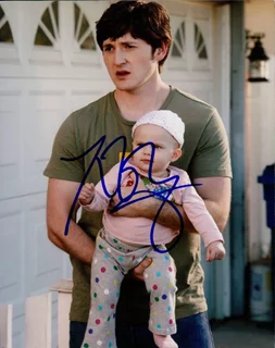 Lucas Neff autograph