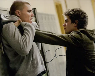 Chris Zylka autograph