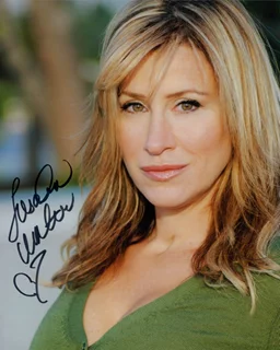 Lisa Ann Walter autograph