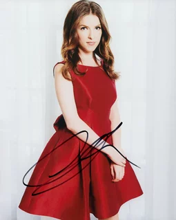 Anna Kendrick autograph