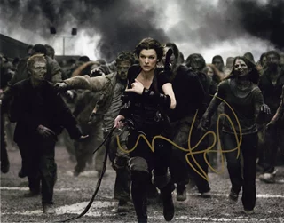 Milla Jovovich autograph