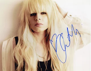 Orianthi Panagaris autograph