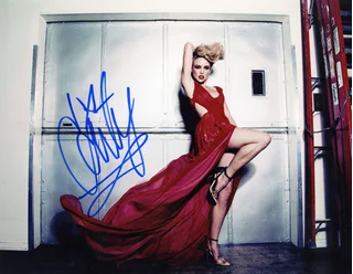 Caity Lotz autograph