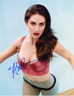 Alison Brie autograph