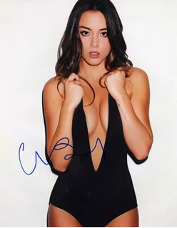 Chloe Bennet autograph