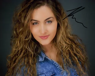 Kelly Lynn Reiter autograph