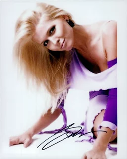Elena Samodanova autograph