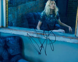 Dree Hemingway autograph