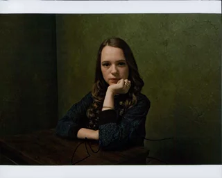 Shira Haas autograph