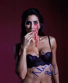 Paola Nunez autograph