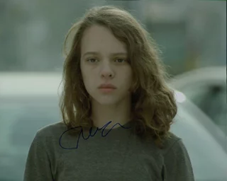 Shira Haas autograph