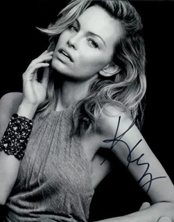 Kimberly Cozzens autograph