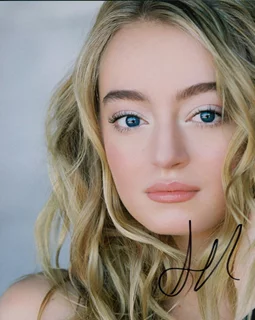 Savannah Kennick autograph