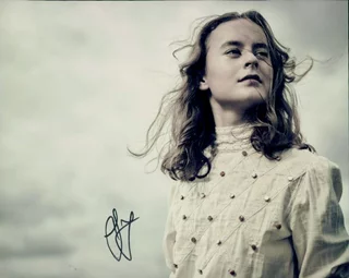 Sydney Lucas autograph