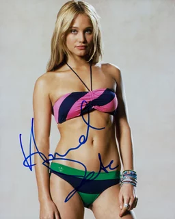 Hannah Davis autograph