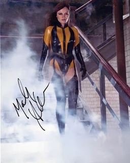 Malin Akerman autograph