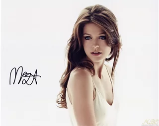 Melissa Benoist autograph