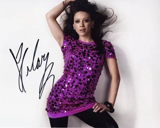 Hilary Duff autograph