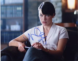 Milla Jovovich autograph