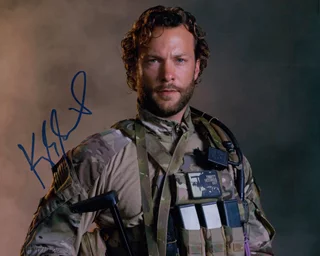 Kyle Schmid autograph