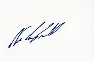 Neve Campbell autograph