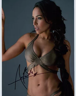 Ana Isabelle autograph