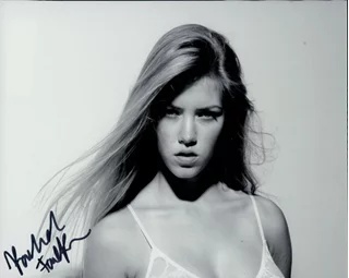 Rachel Faulkner autograph