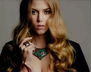 Rachel Faulkner autograph