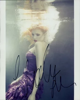 Claudia Lee autograph