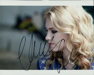 Claudia Lee autograph