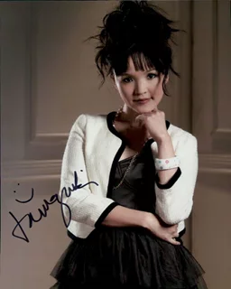 Tania Gunadi autograph