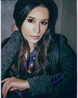 Melissa Macedo autograph