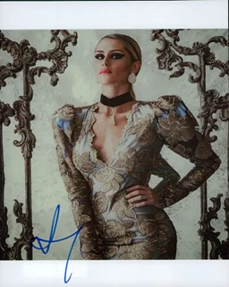 Amanda Rea autograph