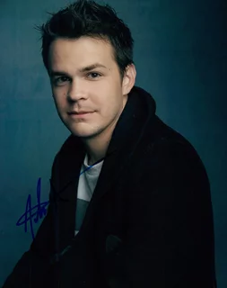 Johnny Simmons autograph