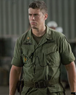 Toby Kebbell autograph
