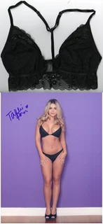 Tahlia Paris autograph
