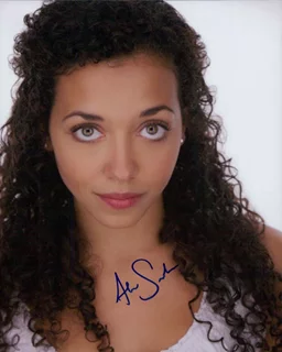 Alanna Saunders autograph