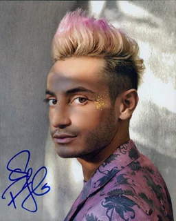 Frankie Grande autograph