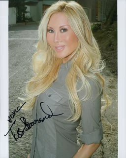 Tess Broussard autograph