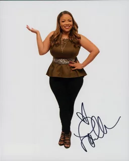 Lauren Makk autograph