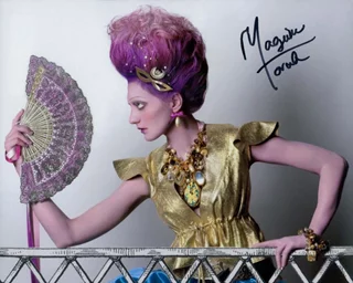 Mageina Tovah autograph