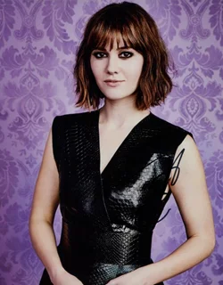 Mary Elizabeth Winstead autograph