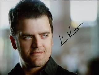 Kevin Weisman autograph