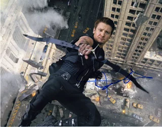 Jeremy Renner autograph