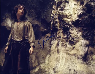Elijah Wood autograph