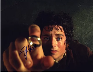 Elijah Wood autograph