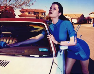 Mary Elizabeth Winstead autograph