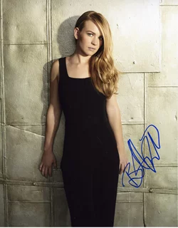 Brittany Robertson autograph